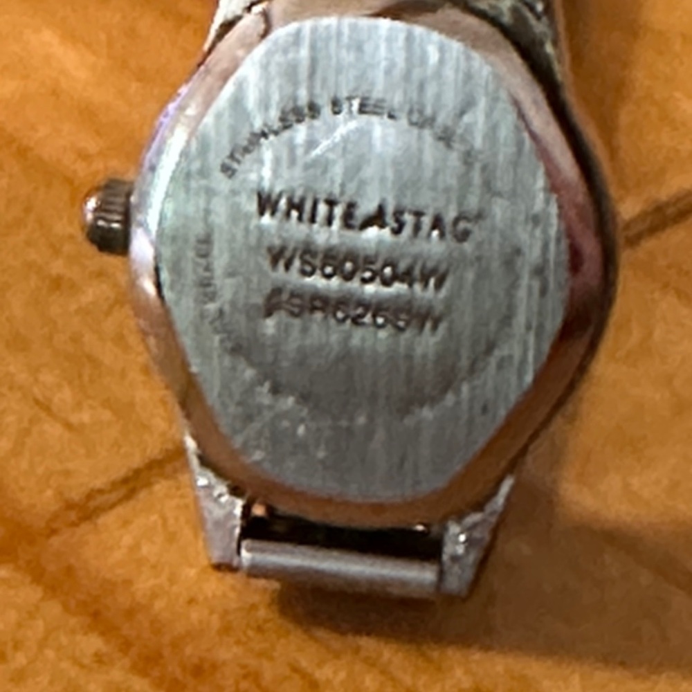 Silver Color Quartz Watch - Picture 3 of 3
